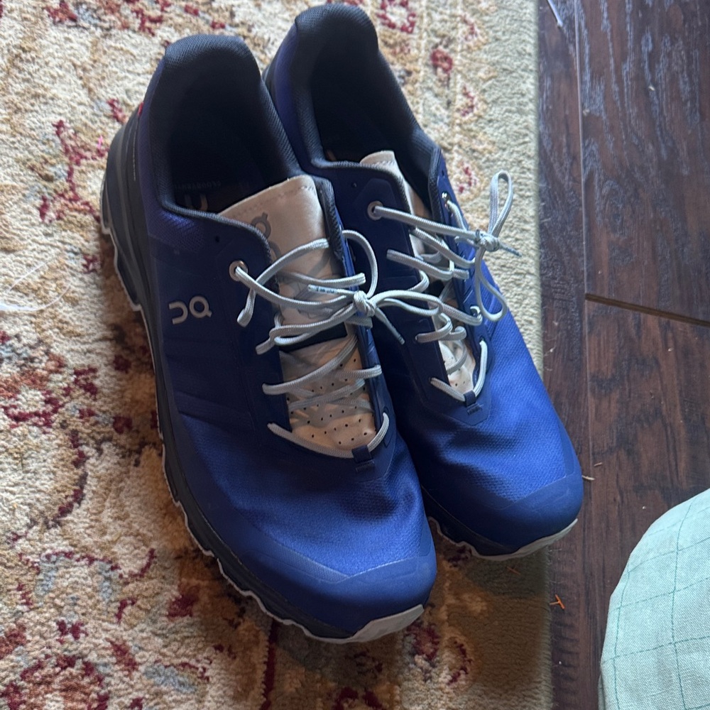 On Running Men's Navy and White Athletic Shoes